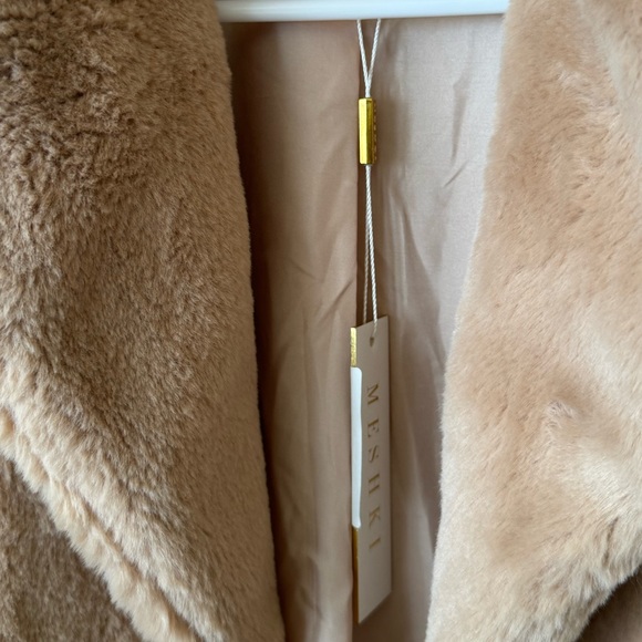 MESHKI | Faux Fur Coat - Picture 6 of 8